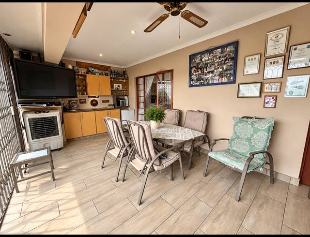 3 BEDROOM TOWNHOUSE FOR SALE IN RIVERSDALE